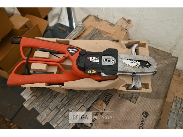Black&decker elektrische snoeizaag - afbeelding 1 van  5