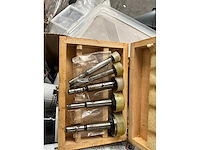 Black&decker kw900e bovenfrees en diversen makita - afbeelding 1 van  9