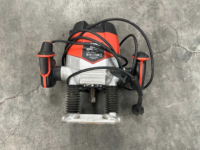 Black&decker kw900e bovenfrees en diversen makita - afbeelding 3 van  9