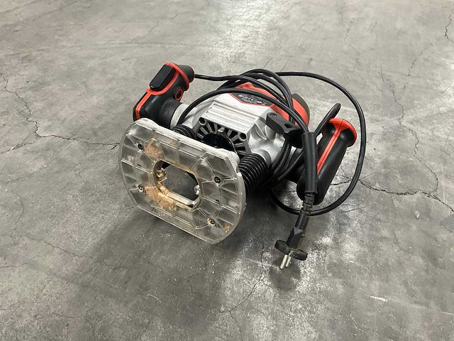 Black&decker kw900e bovenfrees en diversen makita - afbeelding 4 van  9