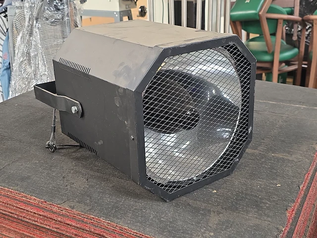 Blacklight spot showtec 80318 black light 400w - afbeelding 1 van  4
