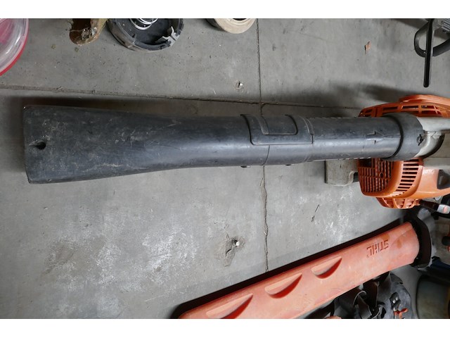 Bladblazer op benzine stihl - afbeelding 2 van  4