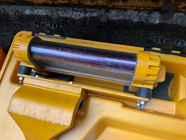 Blademaster - lasergestuurde nivelleringsmachine - afbeelding 6 van  19