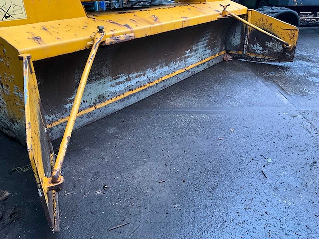 Blademaster - lasergestuurde nivelleringsmachine - afbeelding 19 van  19