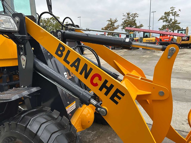 Blanche - 2025 - tw36 - shovel - afbeelding 3 van  31