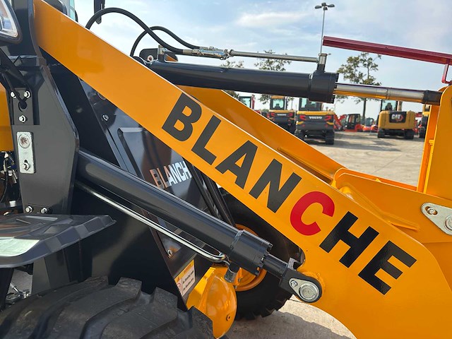 Blanche - 2025 - tw36 - shovel - afbeelding 11 van  38