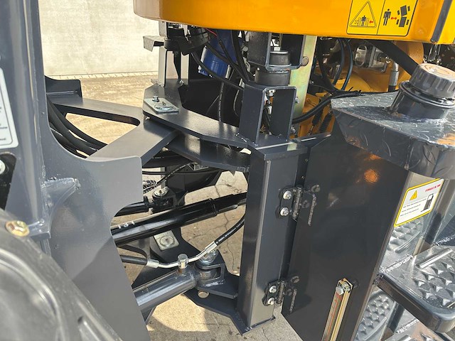 Blanche - 2025 - tw36 - shovel - afbeelding 24 van  38