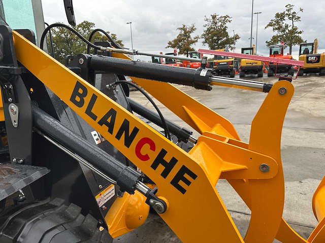Blanche - 2025 - tw36 - shovel - afbeelding 3 van  31