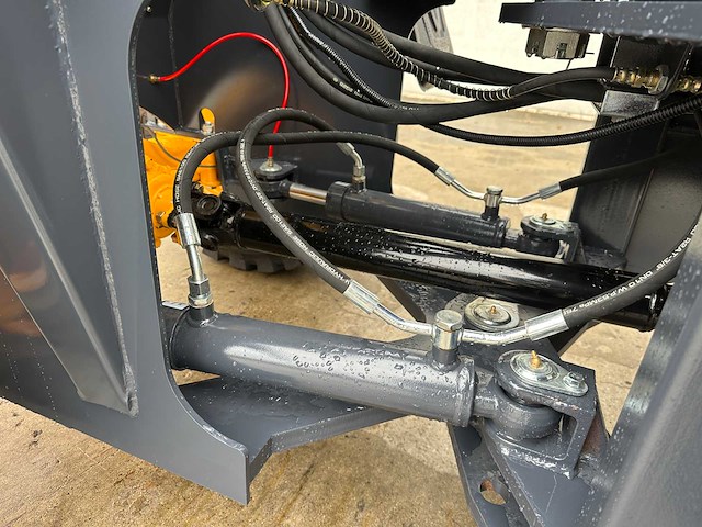 Blanche - 2025 - tw36 - shovel - afbeelding 7 van  31