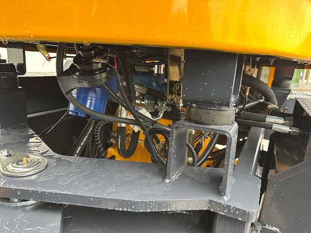 Blanche - 2025 - tw36 - shovel - afbeelding 8 van  31