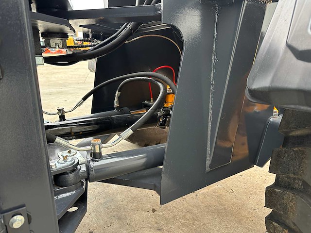 Blanche - 2025 - tw36 - shovel - afbeelding 7 van  26