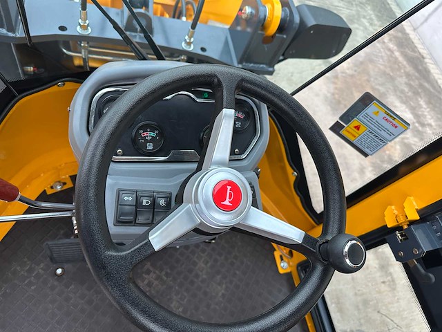 Blanche - 2025 - tw36 - shovel - afbeelding 18 van  26