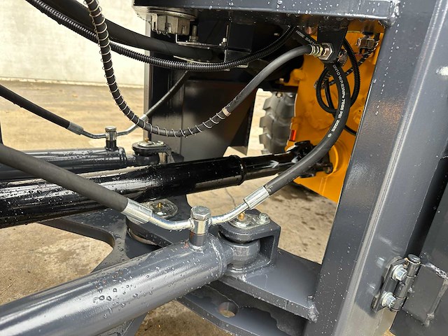 Blanche - 2025 - tw36 - shovel - afbeelding 8 van  31