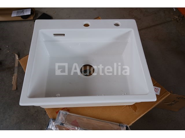 Blanco porseleinen wastafel - afbeelding 4 van  6