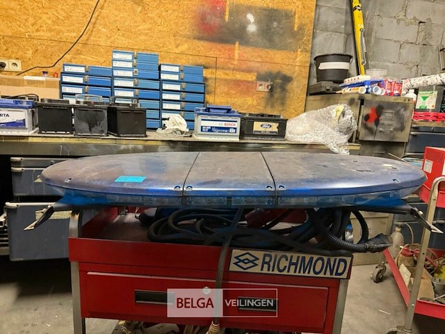 Blauw zwaailicht - afbeelding 1 van  2