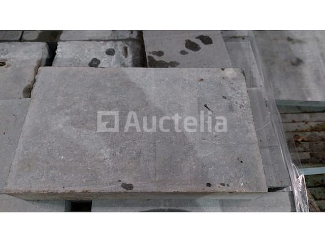 Blauwe belgische steen arduin verschillende lengtes 5 cm dik ( 12,48 m2 +-) - afbeelding 1 van  3