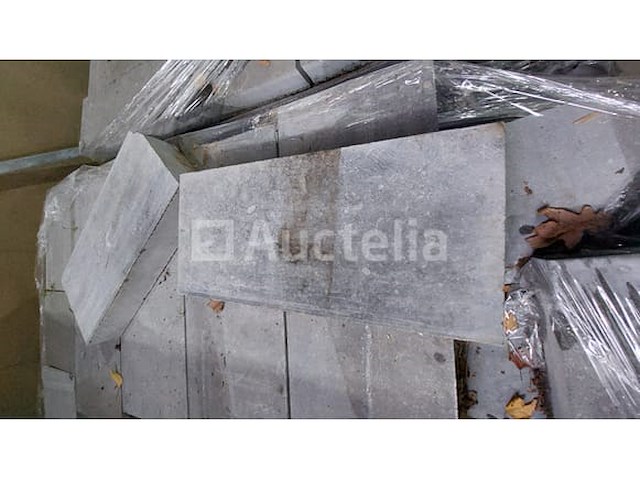 Blauwe belgische steen arduin verschillende lengtes 5 cm dik ( 13,44 m2+-) - afbeelding 1 van  4