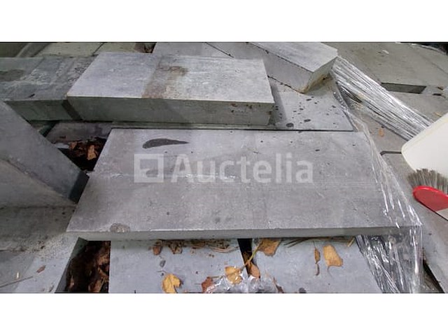 Blauwe belgische steen arduin verschillende lengtes 5 cm dik ( 13,44 m2+-) - afbeelding 2 van  4