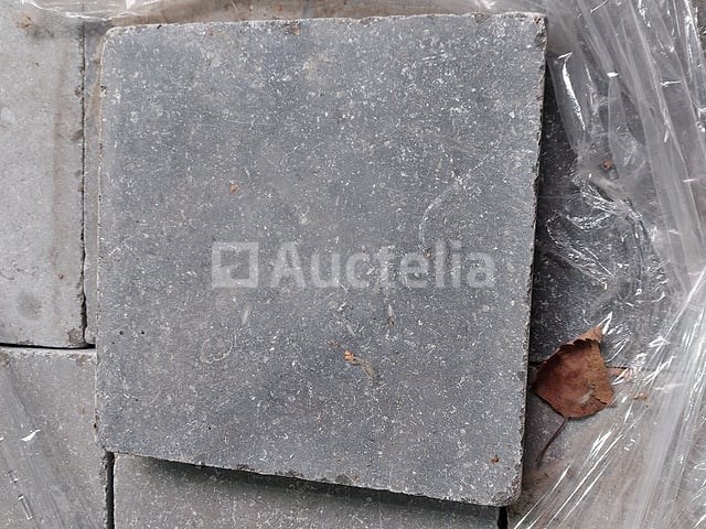 Blauwe belgische steen getrommeld verzoet arduin 20 x 20 x 3 (2,88m2) - afbeelding 2 van  3