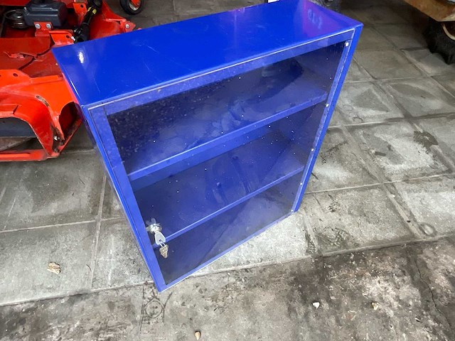 Blauwe metalen wandplanken - afbeelding 2 van  2