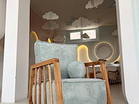 Blauwe wing chair sallanan van haagbeukhout - afbeelding 1 van  2