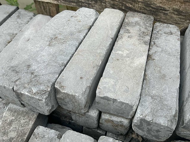 Blauwsteen klinkers 20x4x5cm (12m2) - afbeelding 6 van  6