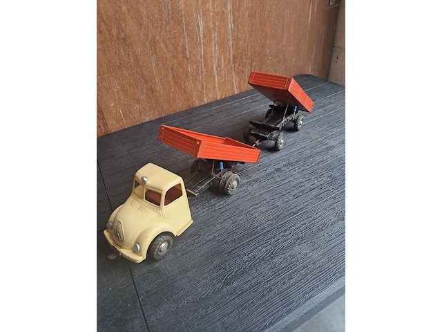 Blikken vrachtwagen met aanhangwagen made in germany l 630mm b 130mm h 130mm - afbeelding 4 van  10