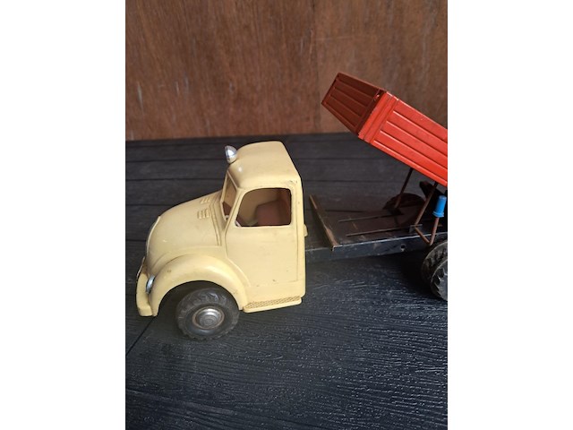 Blikken vrachtwagen met aanhangwagen made in germany l 630mm b 130mm h 130mm - afbeelding 5 van  10