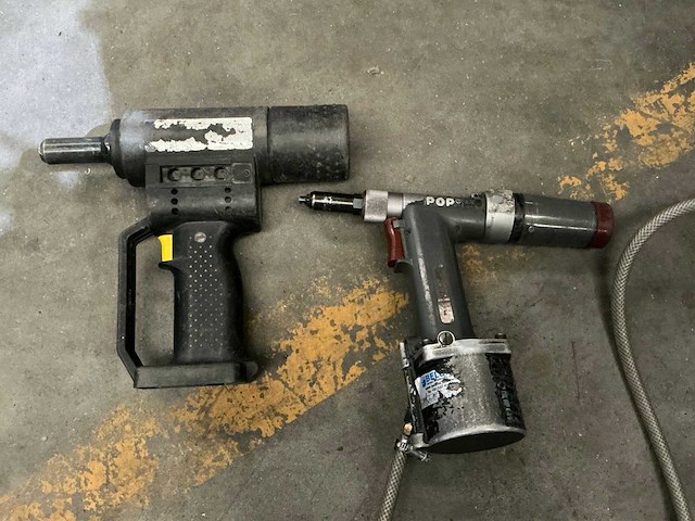 Blindklinknagelmachine (2x) - afbeelding 1 van  3