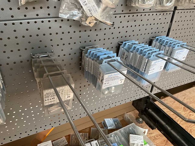 Blisters bevestiging - afbeelding 12 van  17