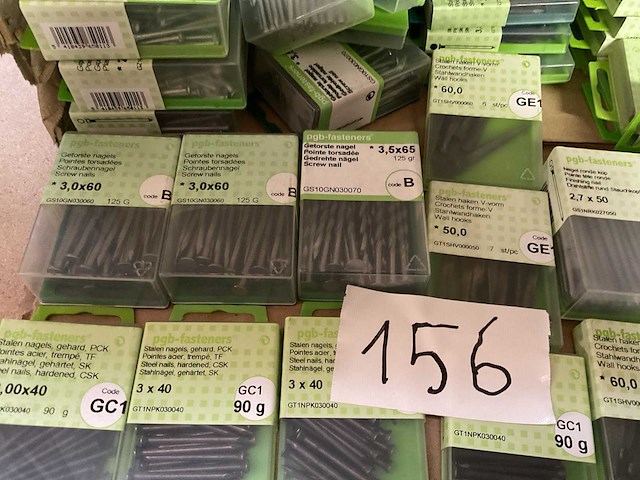 Blisters met nagels en staal nagels ; muurhaken - afbeelding 3 van  9