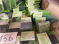 Blisters met nagels en staal nagels ; muurhaken - afbeelding 5 van  9