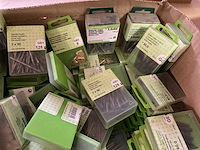 Blisters met nagels en staal nagels ; muurhaken - afbeelding 8 van  9