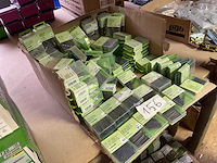 Blisters met nagels en staal nagels ; muurhaken - afbeelding 9 van  9