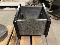 Bloembak in belgische blauwe steen - afbeelding 2 van  6