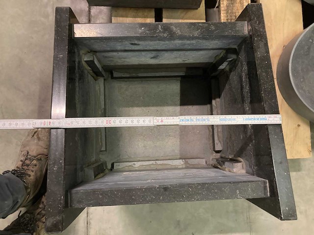 Bloembak in belgische blauwe steen - afbeelding 6 van  6