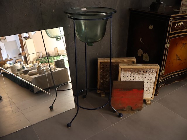 Bloempot op staander - afbeelding 1 van  3