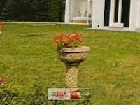 Bloempot op zuil + voet