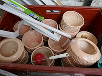 Bloempotten, luidsprekers, couverts, etc - afbeelding 1 van  4