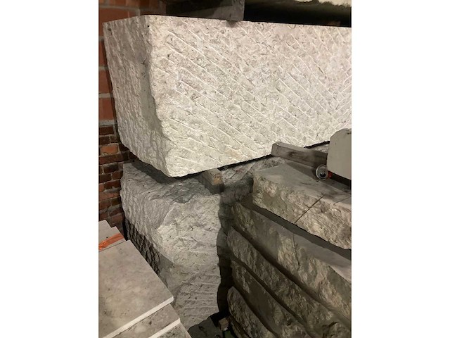 Blokken witsteen volgens beschrijving - afbeelding 4 van  8