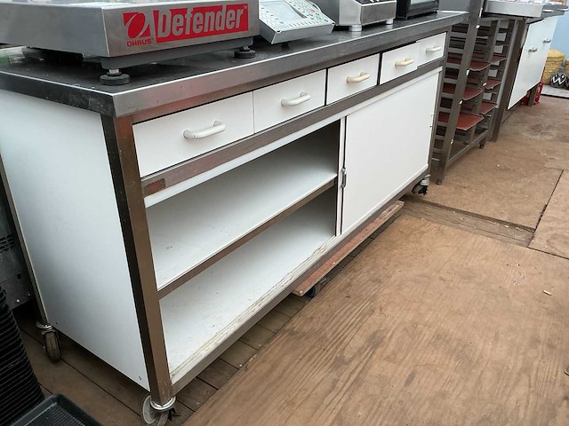 Blokvlak mobiele werktafel met rvs werkblad - afbeelding 1 van  4