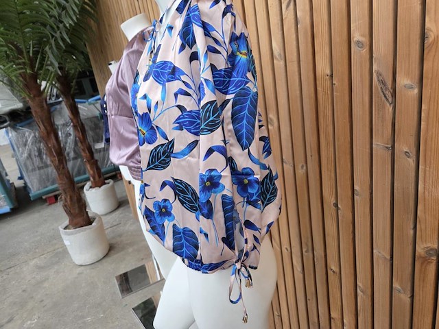 Blouse 2 cobalt flower maat l - afbeelding 2 van  5