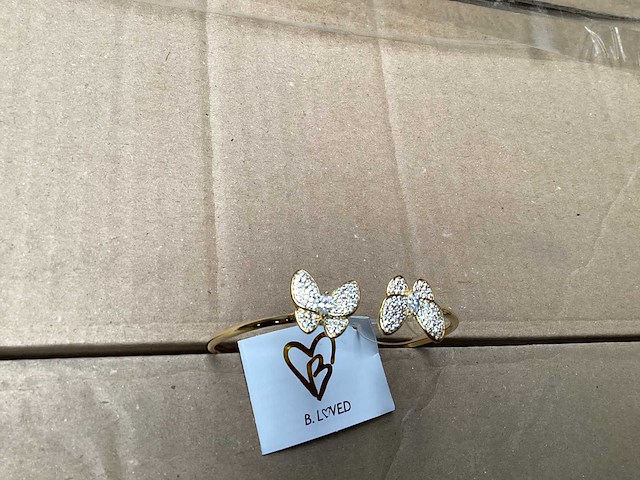 B.loved armband vlinder goudkleurig (66x) - afbeelding 1 van  4
