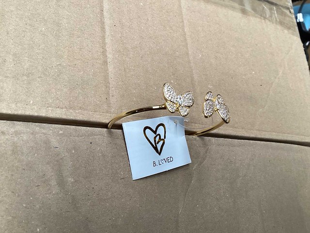 B.loved armband vlinder goudkleurig (66x) - afbeelding 3 van  4