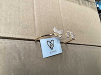 B.loved armband vlinder goudkleurig (66x) - afbeelding 3 van  4