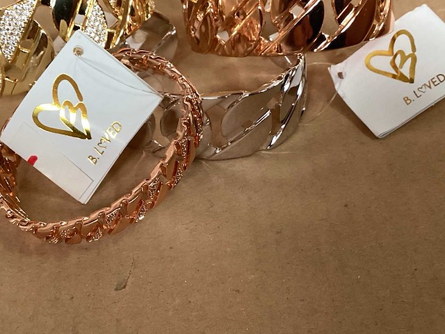 B.loved mixkavel armbanden (29x) - afbeelding 3 van  5
