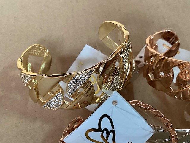B.loved mixkavel armbanden (29x) - afbeelding 4 van  5