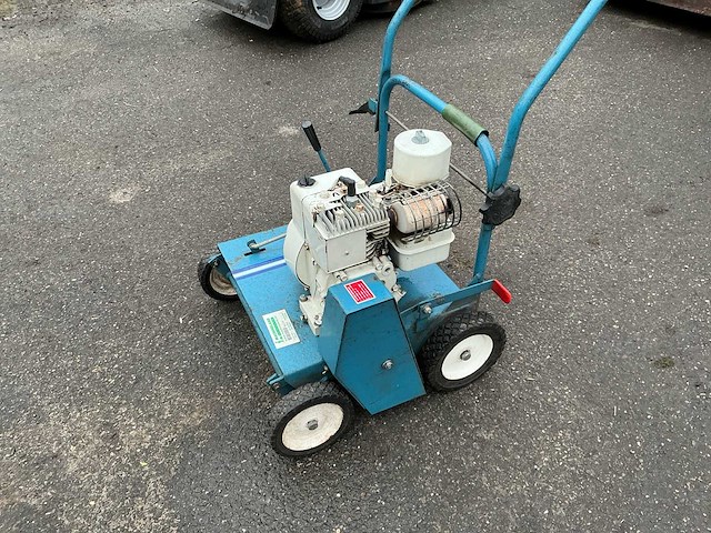 Bluebird 300rsc verticuteermachine - afbeelding 3 van  7