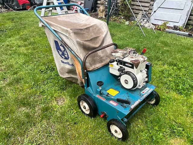 Bluebird international 405 verticuteermachine / gazonbeluchter - afbeelding 1 van  8