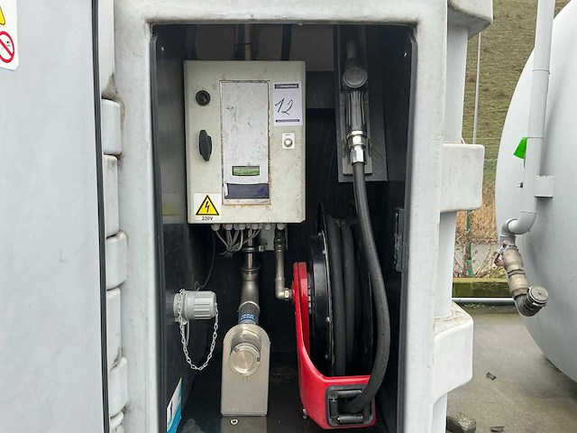 Bluebox adblue tank met pompinstallatie - afbeelding 4 van  6